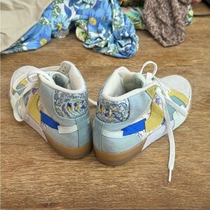 Kids High-Top Sneakers with Blue and Yellow Accents